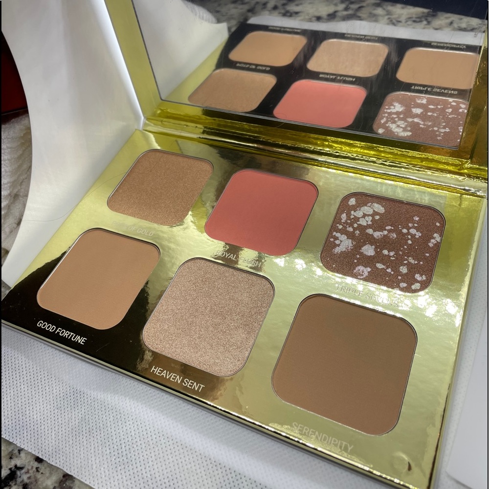 True Luscious Lucky Glow Bronzer & Highlighter